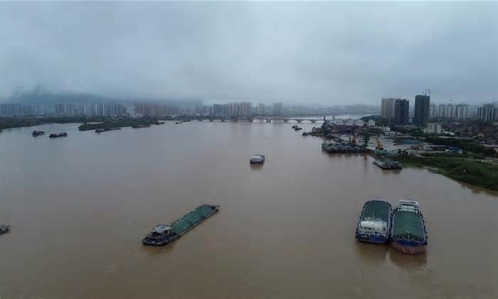 Trung Quốc phát cảnh báo lũ lụt khẩn cấp ở Quảng Đông