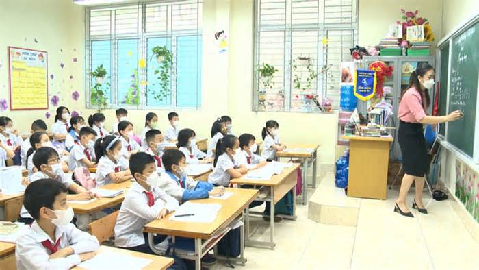 Học sinh, giáo viên Quảng Ninh phải đeo khẩu trang ở trường