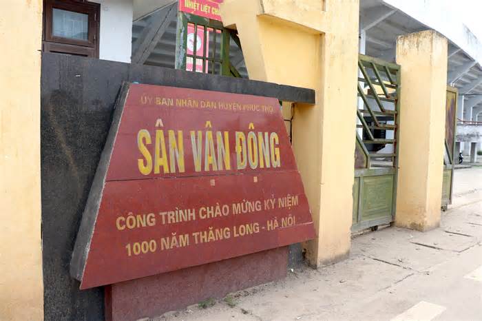 Sân vận động 'hoành tráng' nhưng 'ngủ quên' cả chục năm ở Hà Nội