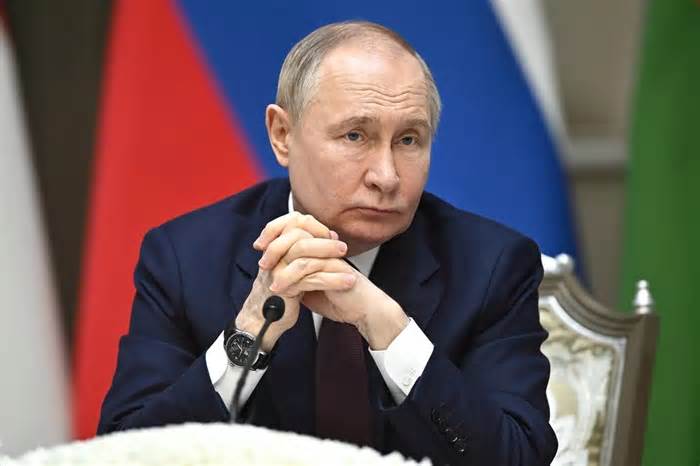 Tổng thống Putin: Chủ tịch Quốc hội Ukraine nên lãnh đạo thay ông Zelensky