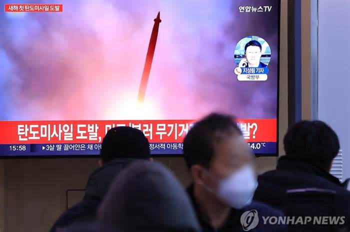 Triều Tiên phóng tên lửa đạn đạo đầu tiên trong năm 2024, bay xa cả ngàn km