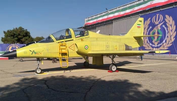 Iran trình làng nguyên mẫu cuối của máy bay huấn luyện quân sự nội địa