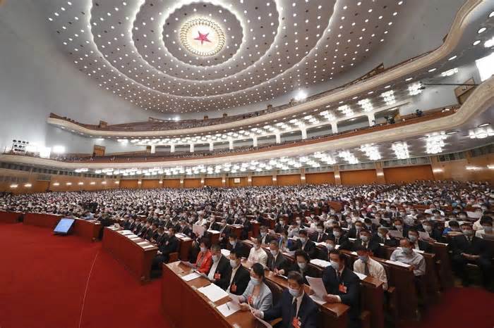 Trung Quốc loại 9 tướng khỏi quốc hội