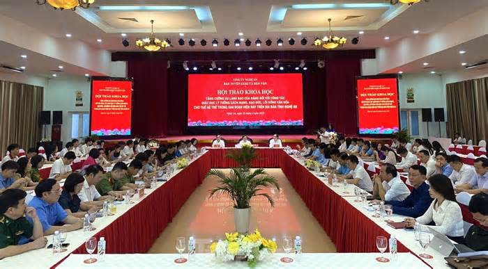 Quan tâm giáo dục lý tưởng cách mạng cho thế hệ trẻ Nghệ An