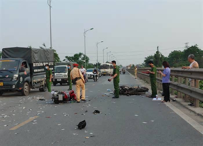 Tai nạn xe máy nghiêm trọng trên Quốc lộ 1A, 2 người tử vong tại chỗ