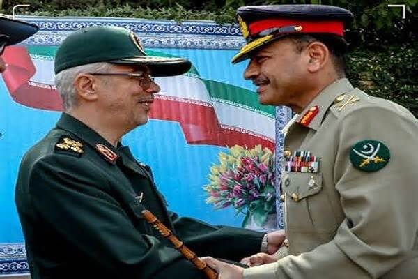 Cảm thông với Pakistan về vụ đánh bom kinh hoàng, tướng Iran tuyên bố sẵn sàng hợp tác dưới bất kỳ dạng thức nào
