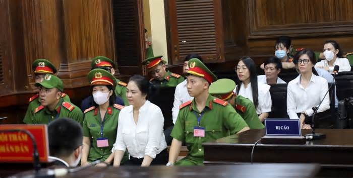 Áp giải bà Nguyễn Phương Hằng về TPHCM chuẩn bị cho phiên tòa phúc thẩm