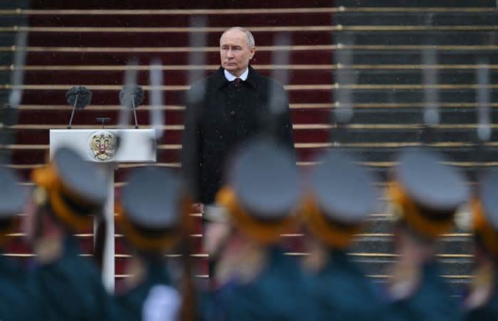 Tổng thống Putin ký sắc lệnh đầu tiên sau khi tuyên thệ nhiệm kỳ mới