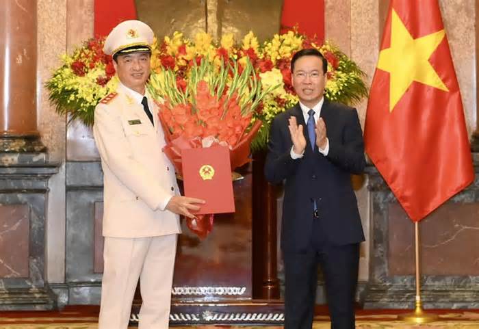 Chủ tịch nước trao quyết định thăng quân hàm thượng tướng cho thứ trưởng Bộ Công an Nguyễn Duy Ngọc