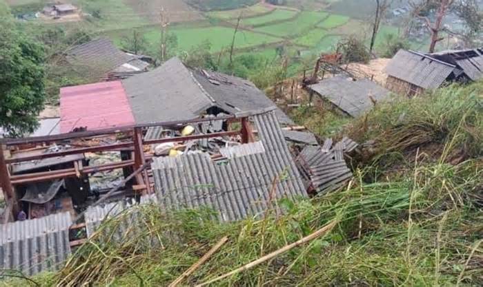 Mưa dông khiến hàng trăm nhà dân ở Lào Cai bị tốc mái, hư hỏng