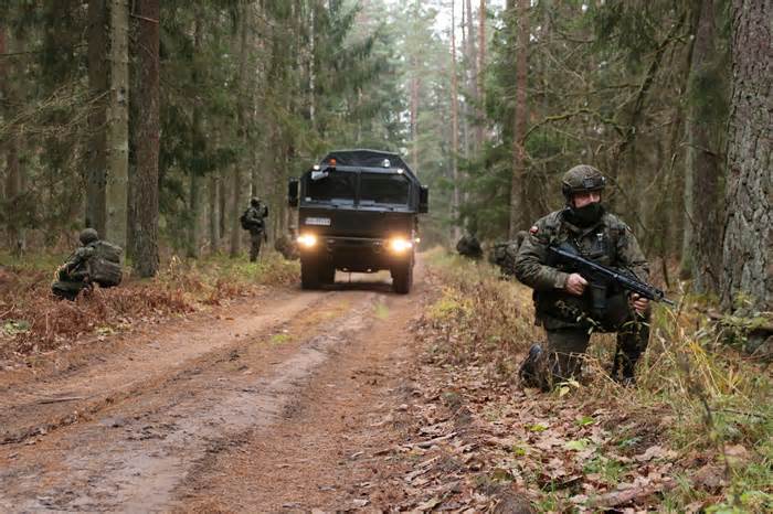 Ba Lan triệu đại biện Belarus vì vụ quân nhân bị đâm ở biên giới