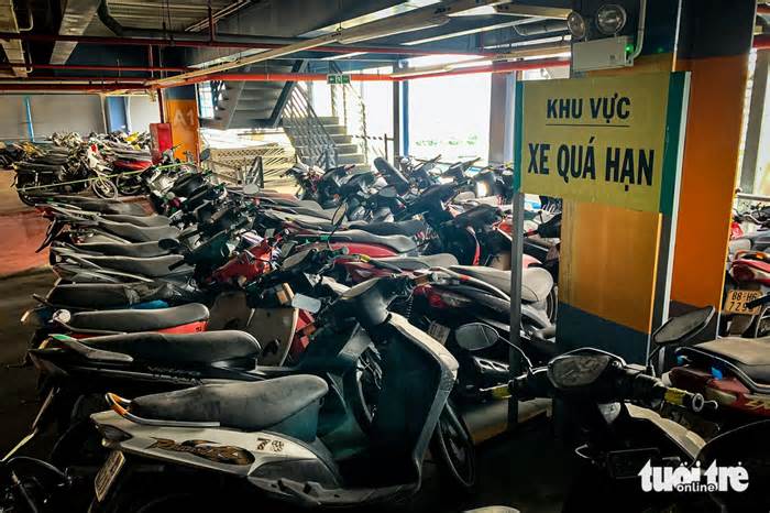 Phát hiện xe máy gửi 7 năm ở sân bay Tân Sơn Nhất chưa ai lấy, hàng trăm xe khác bị 'bỏ quên'
