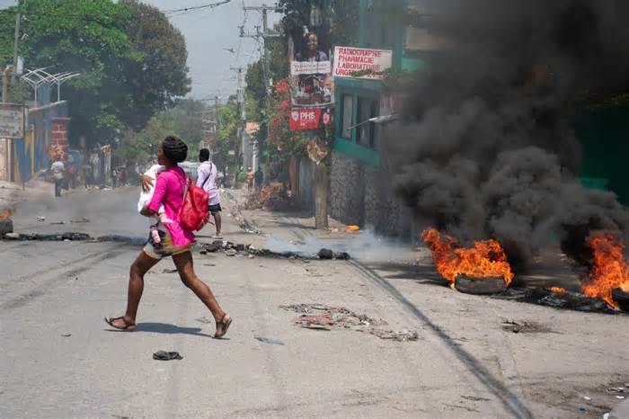Khủng hoảng Haiti: Nhiều nước khẩn cấp sơ tán công dân, quân đội Mỹ sẵn sàng, LHQ hoan nghênh bước tiến quan trọng