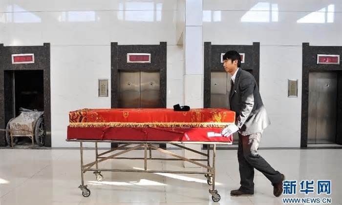 Cử nhân, thạc sĩ làm nhân viên lò hỏa táng ở Trung Quốc