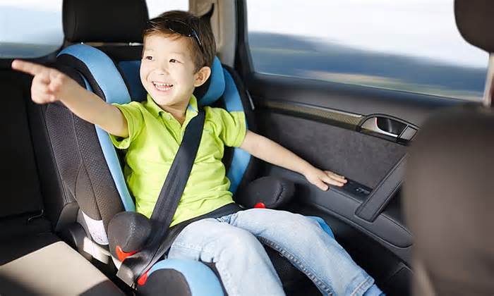 Ghế trẻ em - thiết bị an toàn bắt buộc cho trẻ khi đi ôtô