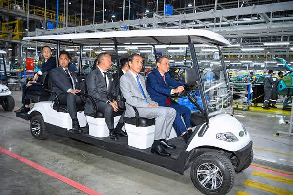 Tổng thống Indonesia thăm Tổ hợp Nhà máy ôtô VinFast