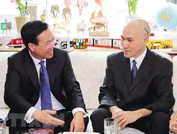 Chủ tịch nước thăm gia đình Tiến sĩ Vật lý người Việt tại Áo