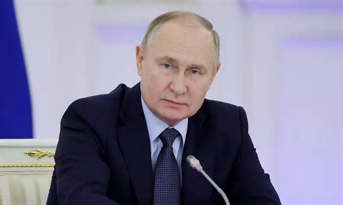 Ông Putin cảnh báo về 'đòn giáng mạnh' với Ukraine
