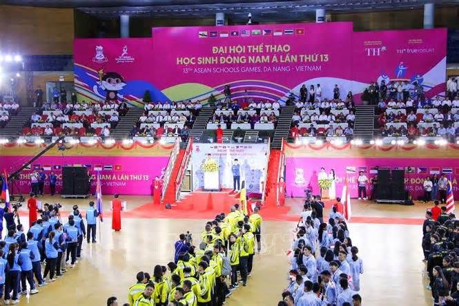 Tưng bừng khai mạc ngày hội thể thao lớn nhất của học sinh Đông Nam Á lần thứ 13