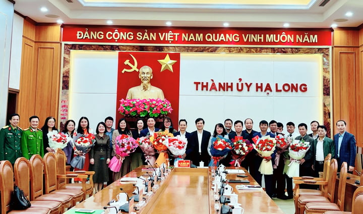 Quảng Ninh: 12 lãnh đạo cấp xã tại TP Hạ Long xin nghỉ hưu trước thời hạn