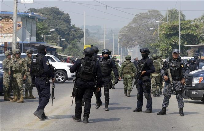 Ba sỹ quan cảnh sát bị bắn chết trong một ngày tại miền Trung Mexico