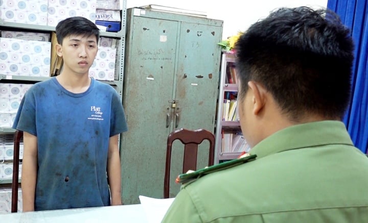 Tạm giữ hình sự nam thanh niên ở An Giang lên mạng mua súng