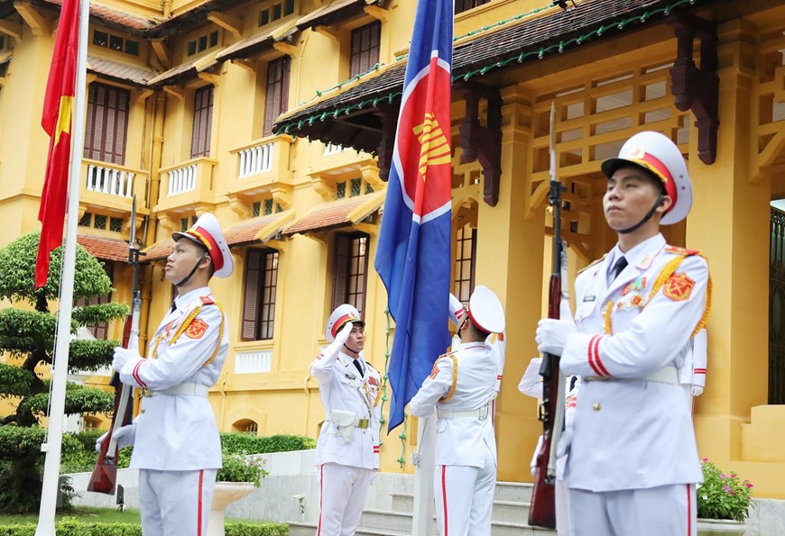 Lễ Thượng cờ nhân kỷ niệm 56 năm Ngày thành lập ASEAN