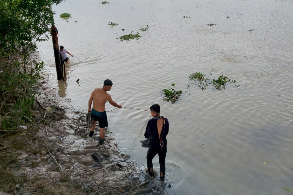 Tắm sông, 2 bé trai ở TPHCM bị đuối nước tử vong