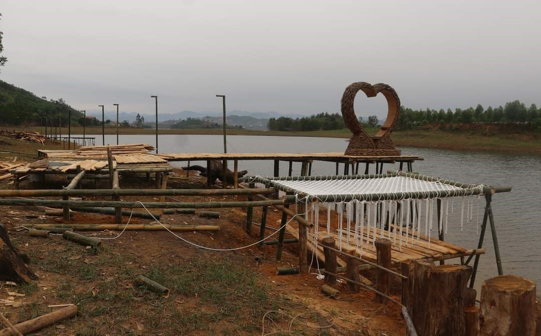 Xử phạt công trình trái phép ở hồ Cấm Sơn sau phản ánh của Lao Động