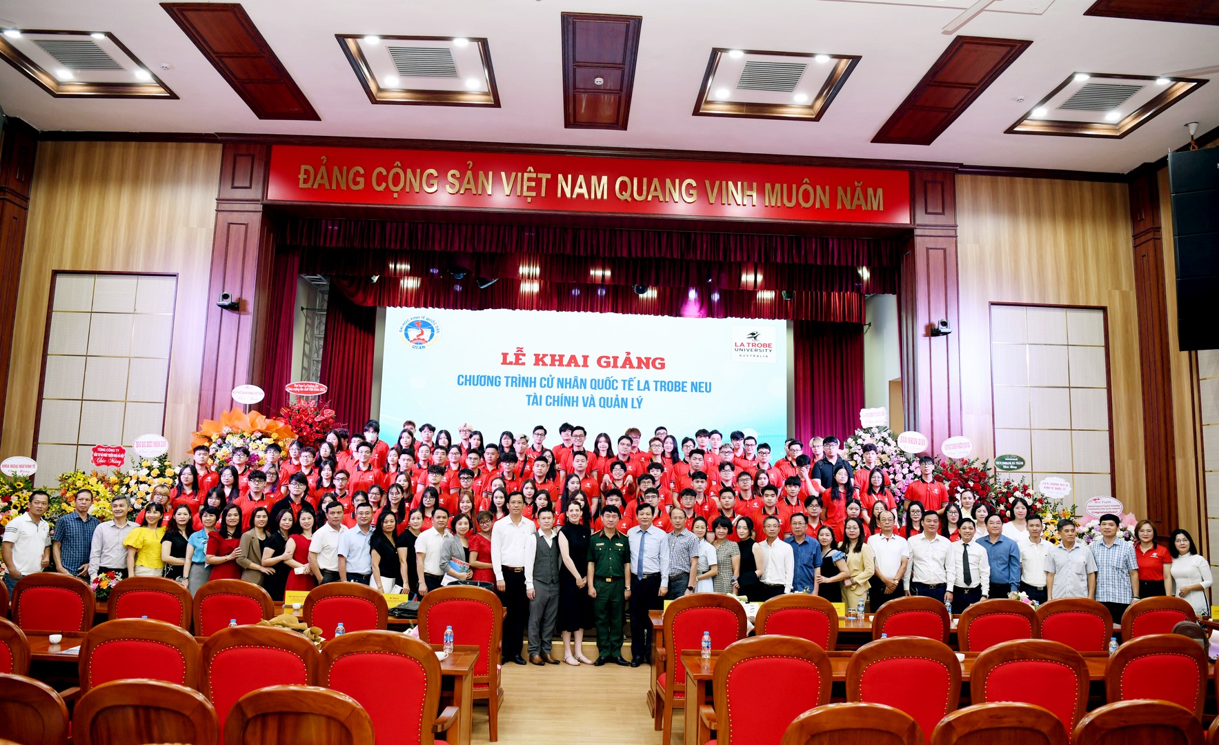 Cơ hội học ngành Tài chính và Quản lý chuẩn quốc tế tại Việt Nam