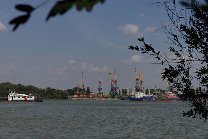 Cảng Izmail ở Ukraine lại bị tấn công, Romania điều tra các mảnh vỡ nghi của drone Nga