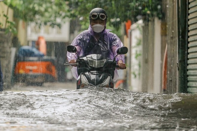 Tin tức 24h: Trung Bộ mưa không ngớt, Bắc Bộ sắp đón mưa dông