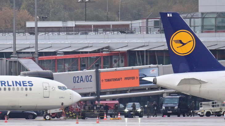 Đức bắt thành công nghi phạm giữ con gái làm con tin ở sân bay Hamburg