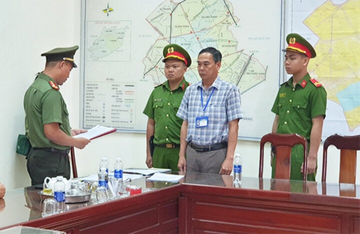 Hậu Giang: Bắt giam Phó Chủ tịch UBND huyện Phụng Hiệp