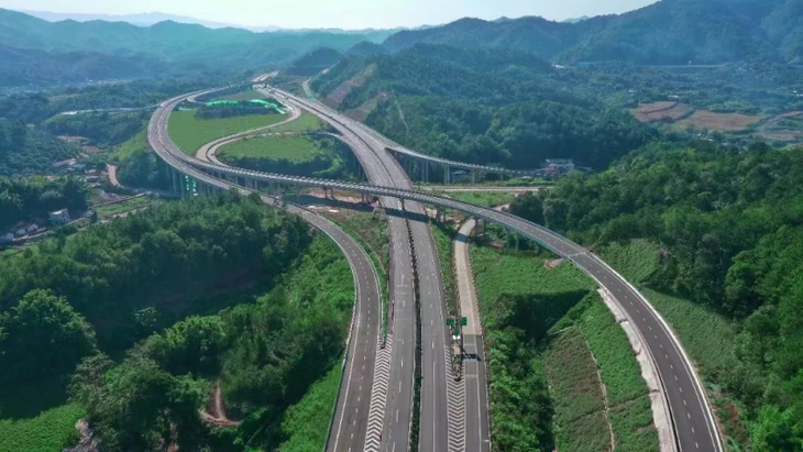 Cao tốc Trung Quốc sập, ít nhất 19 người chết