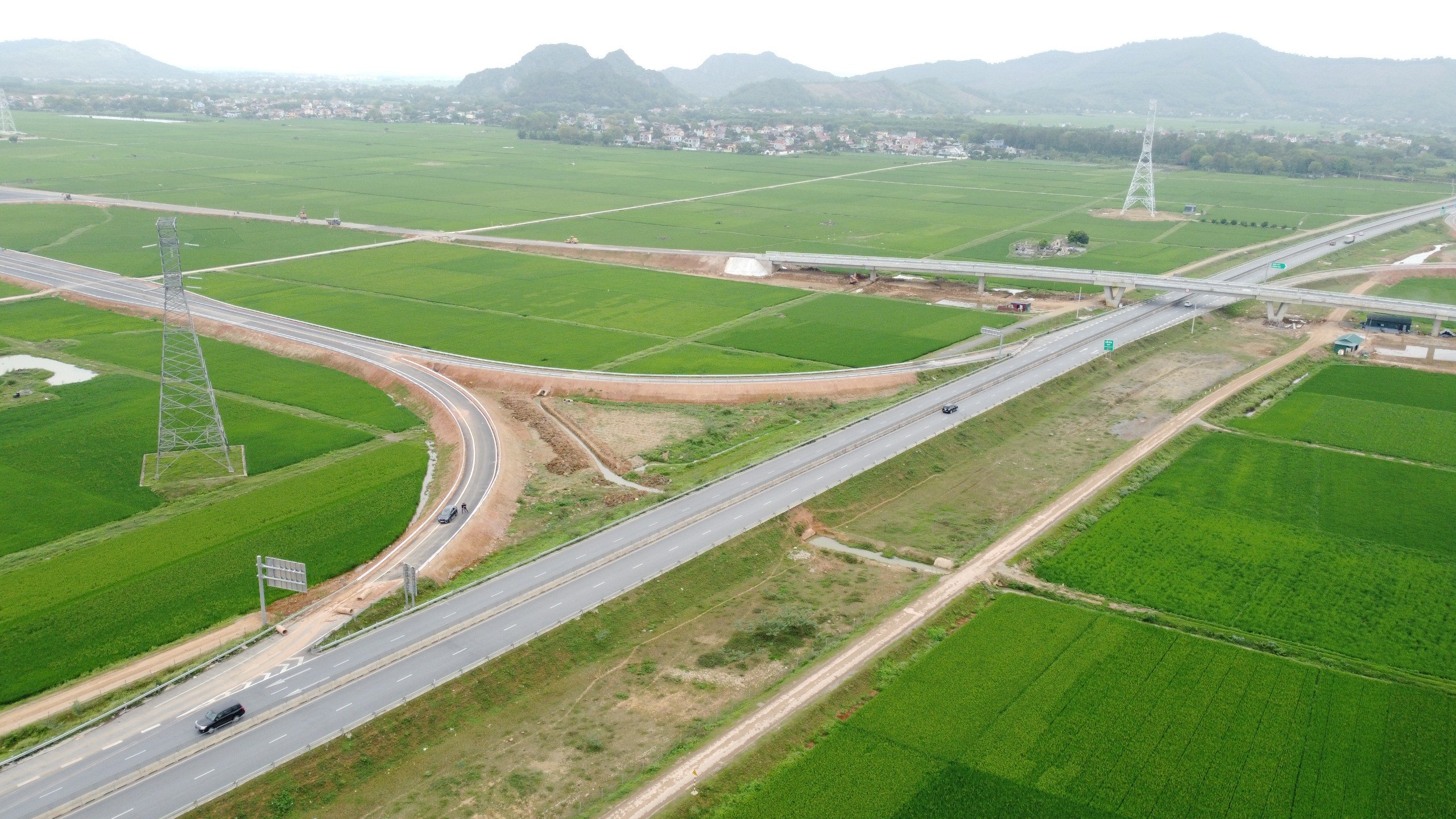 Hai nút giao trên cao tốc Mai Sơn - quốc lộ 45 hoạt động từ 19/4