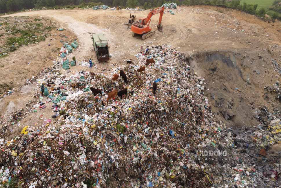 Chôn lấp rác tập trung chỉ để khuất mắt người dân, gây ô nhiễm lớn hơn