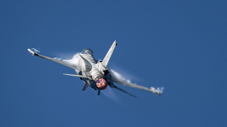 Cố vấn của Tổng thống Zelensky nói Ukraine cần 60 máy bay chiến đấu từ phương Tây
