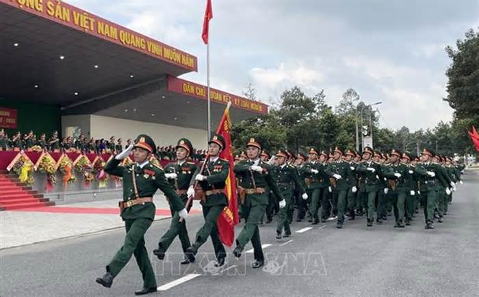 Phụ cấp quân hàm hạ sĩ quan, binh sĩ và học viên cơ yếu