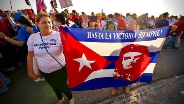 Hàng trăm nghìn người Cuba tuần hành kỷ niệm Ngày Quốc tế Lao động