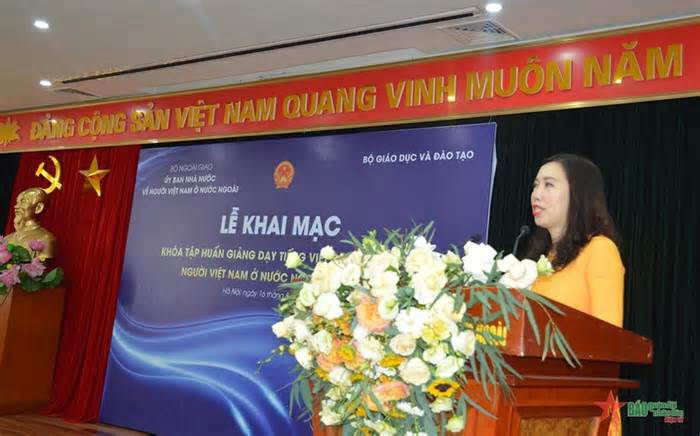 Khai mạc Khóa tập huấn giảng dạy tiếng Việt cho giáo viên ở nước ngoài