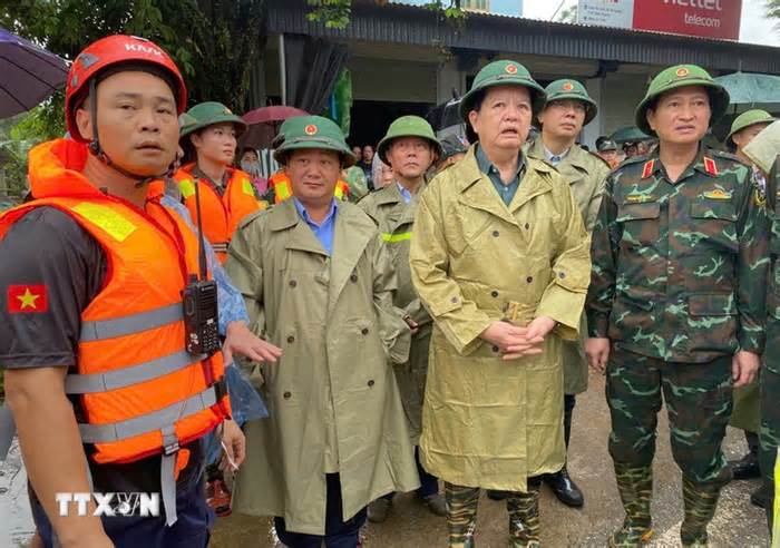 Phó Thủ tướng Mai Văn Chính: Nhanh chóng vệ sinh, phòng dịch bệnh khi nước rút