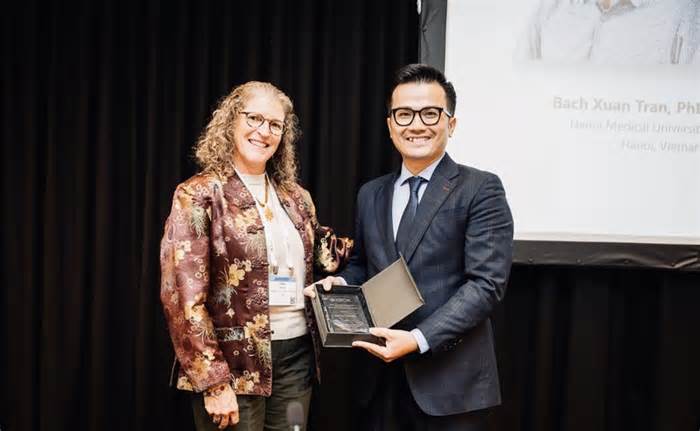 Phó Giáo sư trẻ nhất Việt Nam đạt giải thưởng Nghiên cứu xuất sắc quốc tế