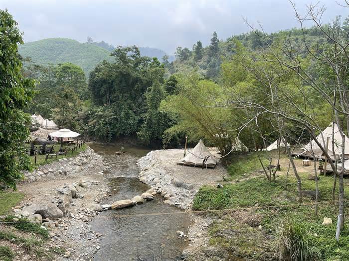 Đà Nẵng: Ngang nhiên xây dựng công trình ngăn dòng suối để phục vụ du lịch