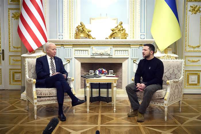 Hậu trường chuyến thăm bí mật đến phút chót của ông Biden tới Ukraina