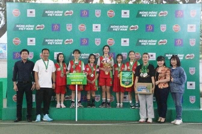 Xác định 2 nhà vô địch giải bóng rổ học sinh tiểu học Hà Nội 2023