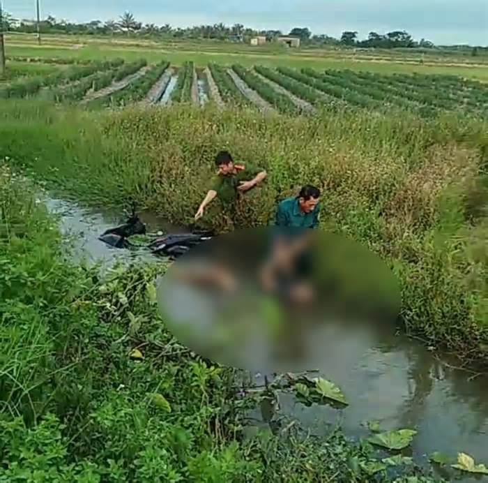 Phát hiện nam thanh niên tử vong dưới mương nước ở Thái Bình