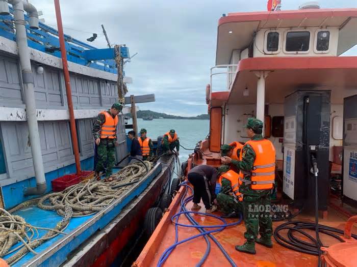12 ngư dân gặp nạn trên vùng biển Cô Tô được cứu nạn thành công