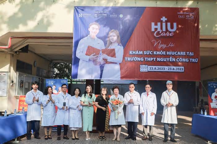 Đại học Quốc tế Hồng Bàng khám sức khỏe miễn phí cho học sinh