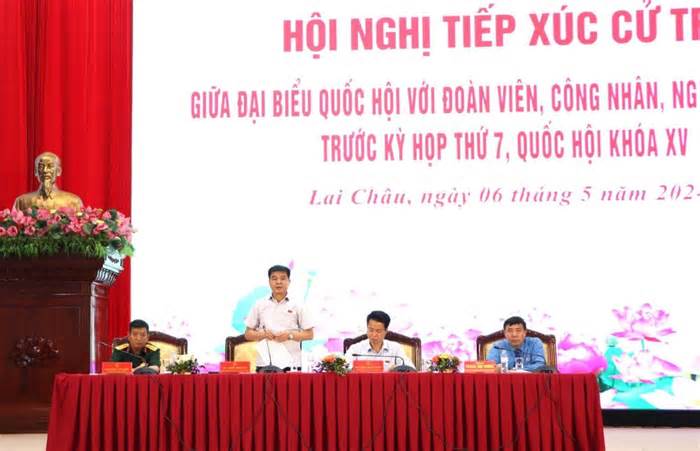 Đoàn Đại biểu Quốc hội tỉnh Lai Châu tiếp xúc đối thoại trực tiếp với cử tri công nhân